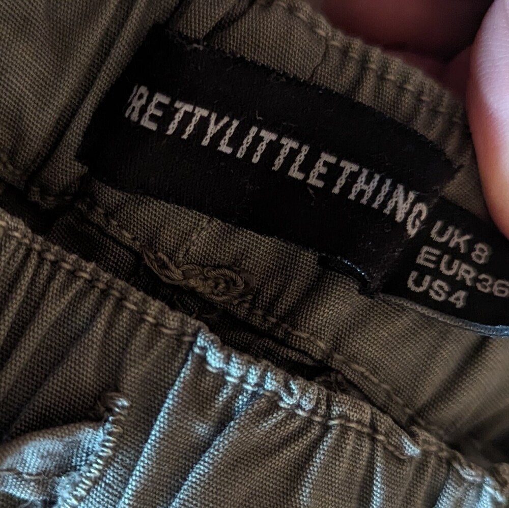 Adorable PRETTY LITTLE THING Cargo Pants - Size 4 - Picture 4 of 4